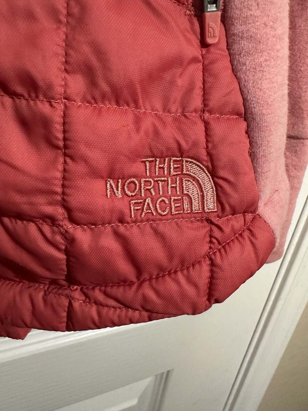The North Face ThermoBall Hybrid Hoodie Jacket Women’s Medium Pink Full Zip - Picture 3 of 12